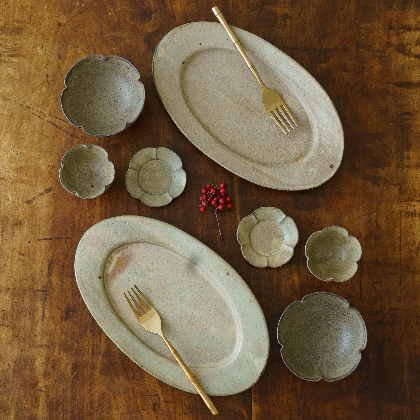 Oval rim plate L kohiki | Sakiko Tomibe