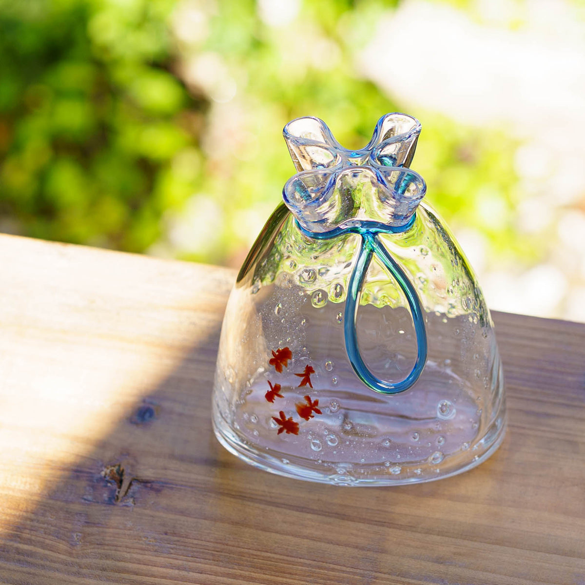 Goldfish flower vase blue L | Gokurakuji Glass Studio