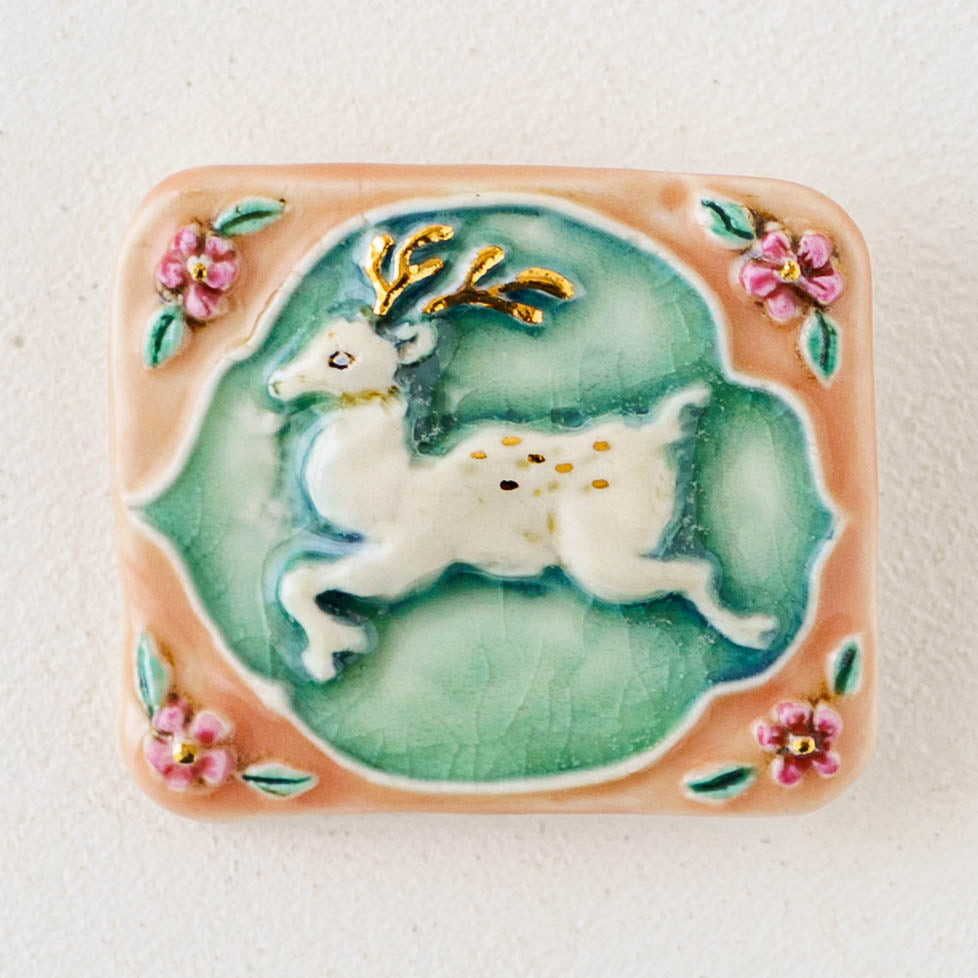 Retro peach tile stag | Minami Nonomura