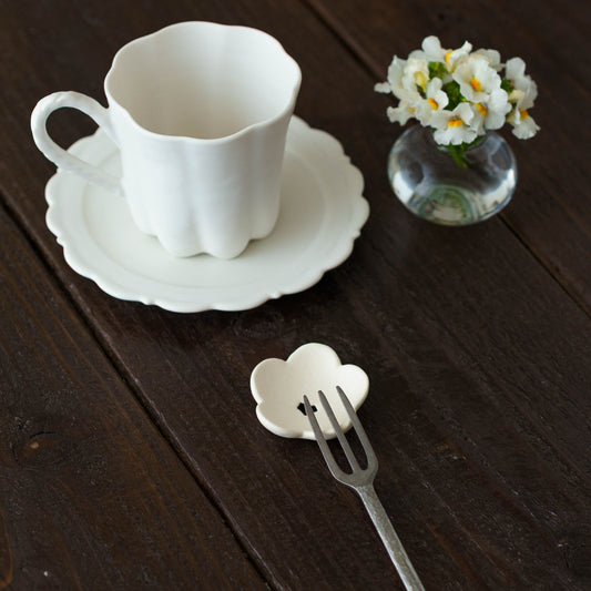 Flower chopstick rest cotton rose white | Michi Tsujimoto
