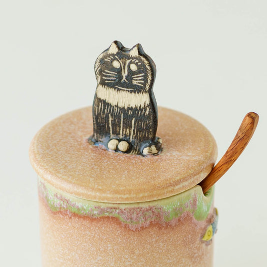 Sugar Pot cat with wooden spoon | poetoria Yuka Taneda