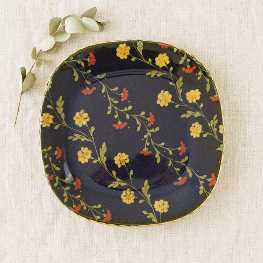Square Plates | Ayano Arai