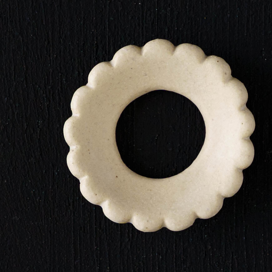 Flower chopstick rest with wreath | Michi Tsujimoto
