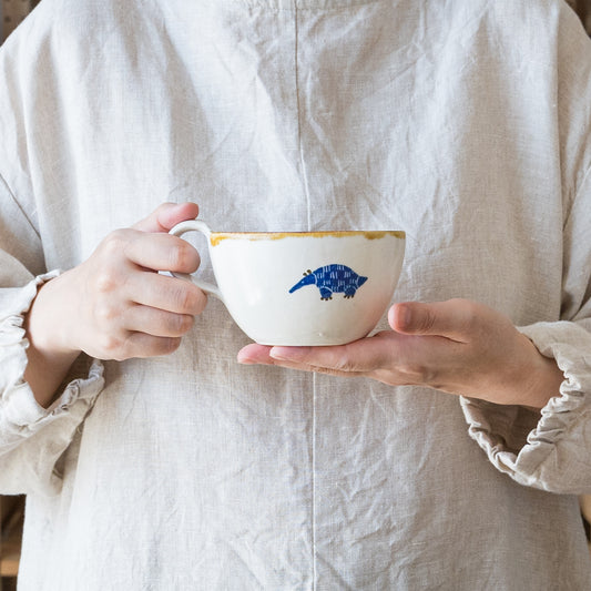 眺めているだけで心が和む安見工房の和紙染めマグ