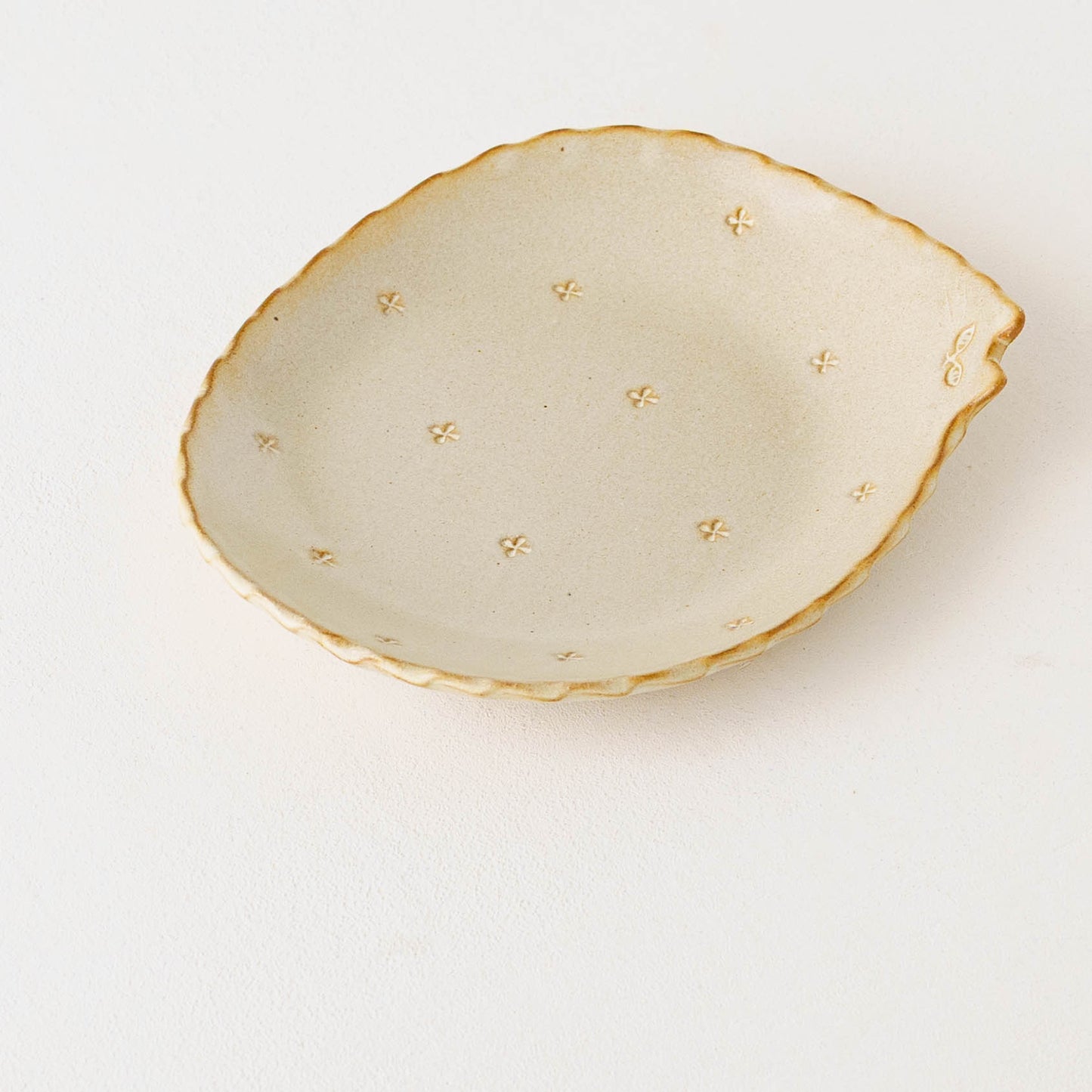 Cat plate L flowers | Atelier Monora