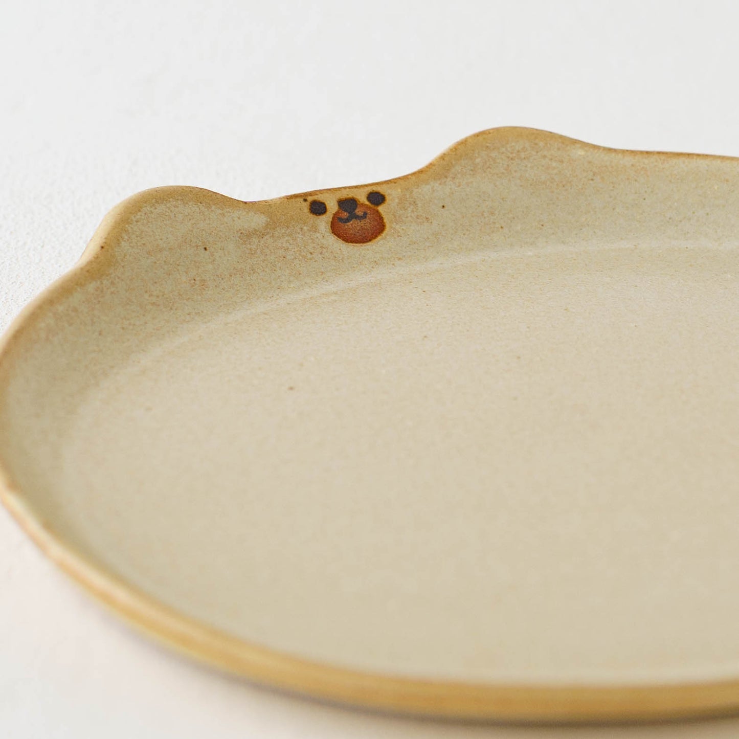 Bear plate L white | Atelier Monora