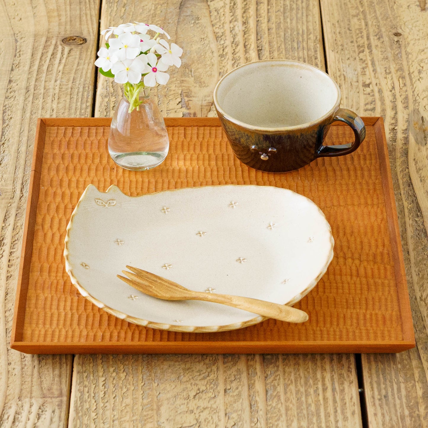 Cat plate L flowers | Atelier Monora