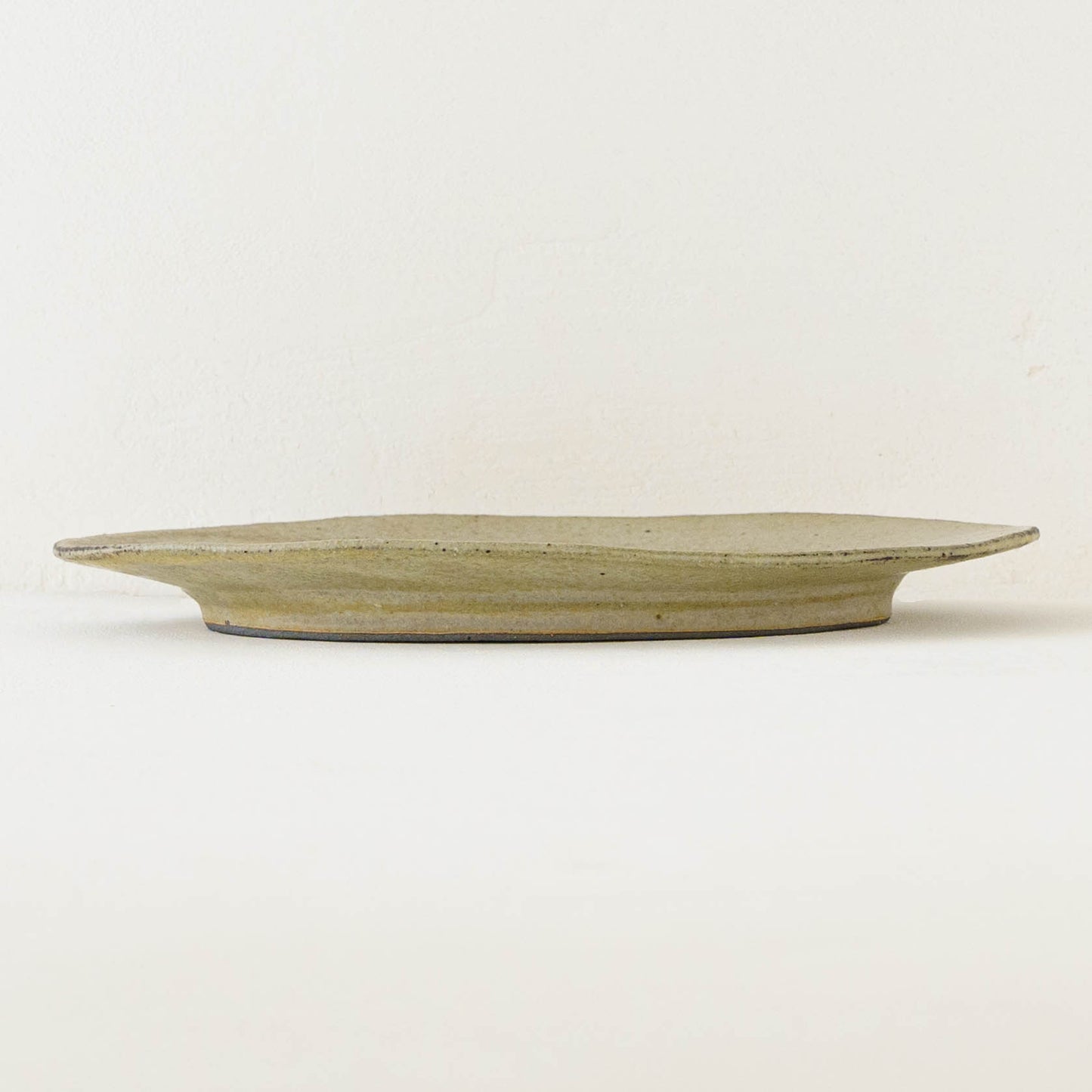 Oval rim plate L kohiki | Sakiko Tomibe