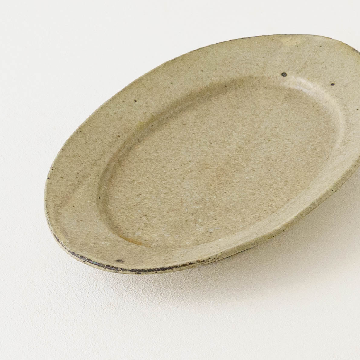Oval rim plate L kohiki | Sakiko Tomibe
