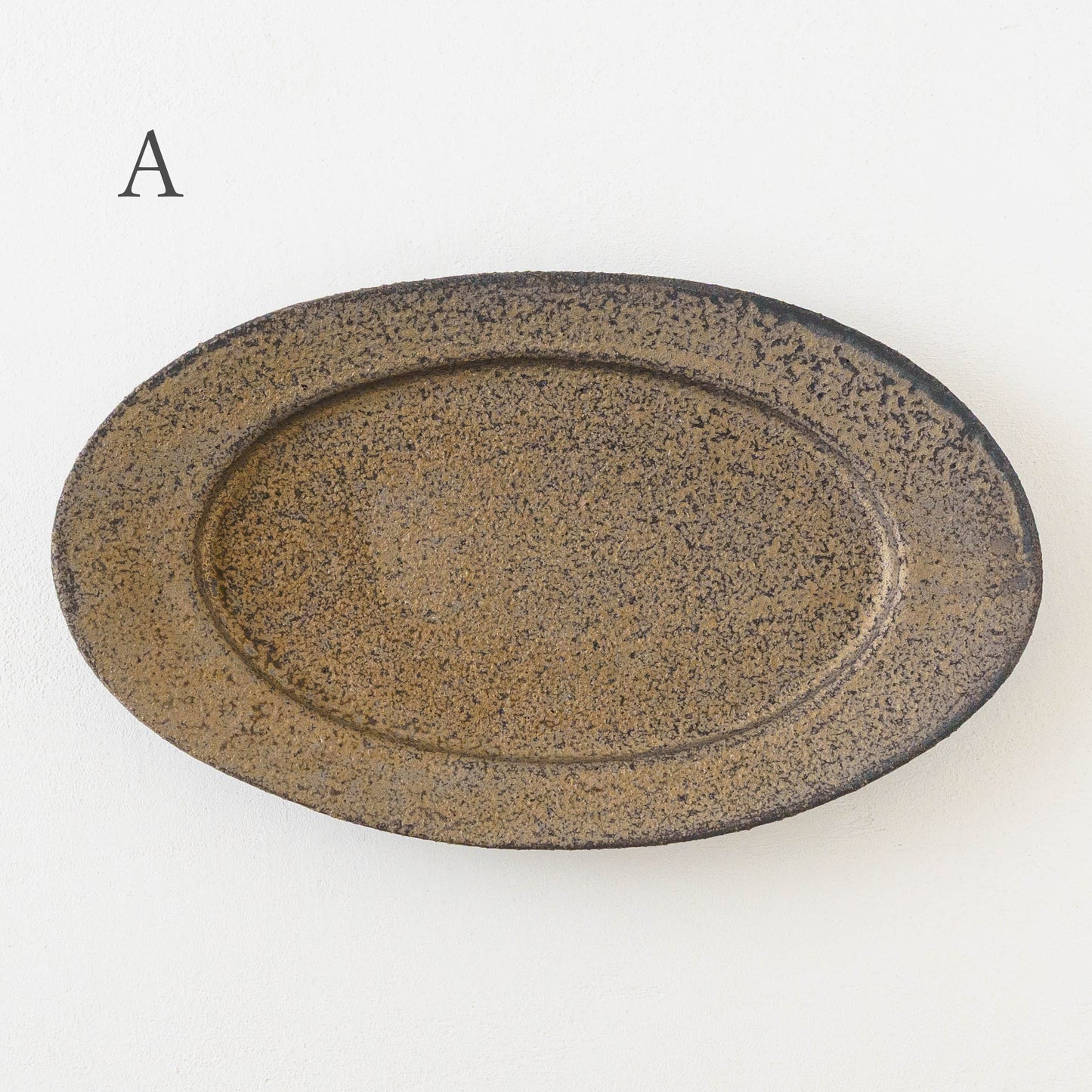 Oval rim plate L Iron brown ｜Sakiko Tomobe