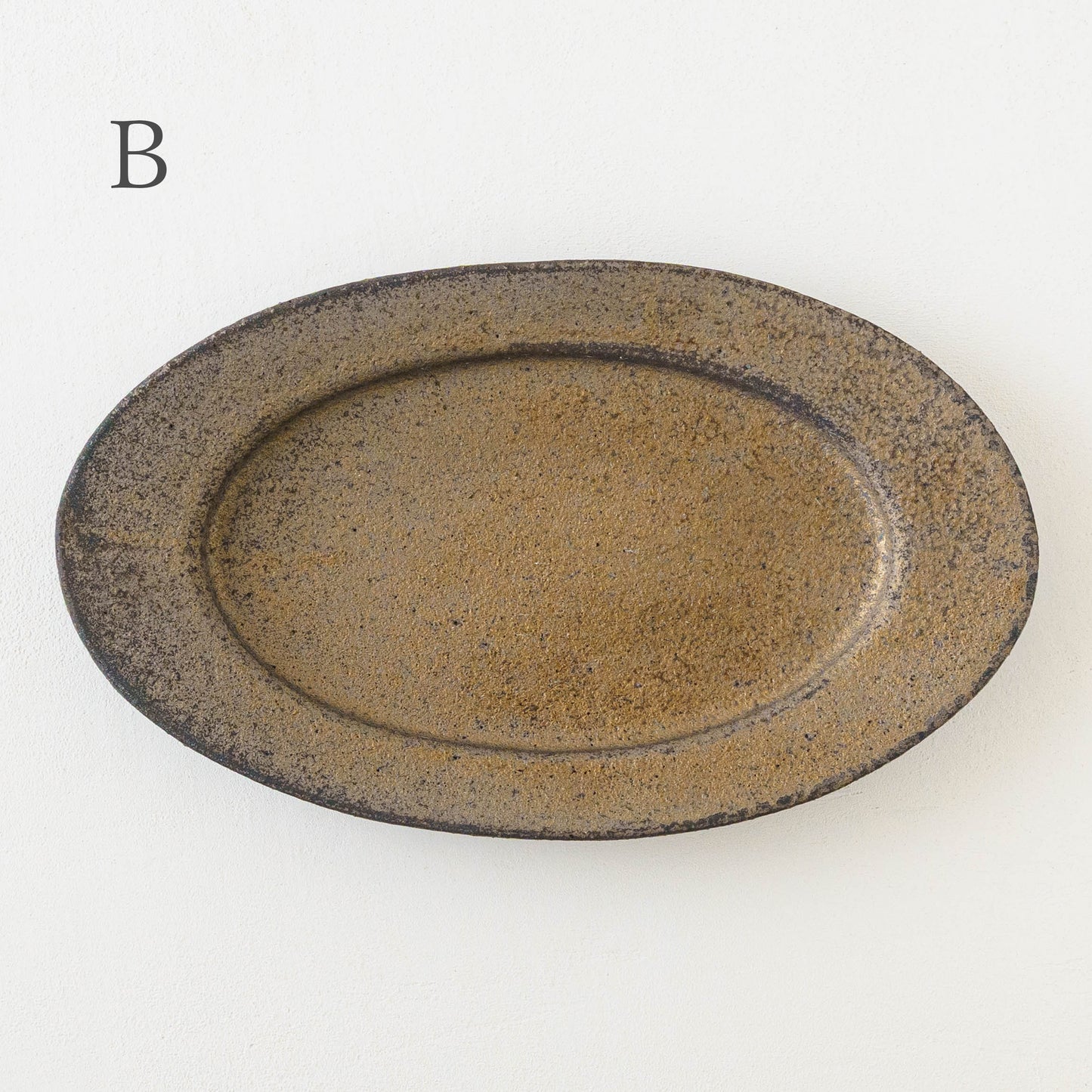 Oval rim plate L Iron brown ｜Sakiko Tomobe