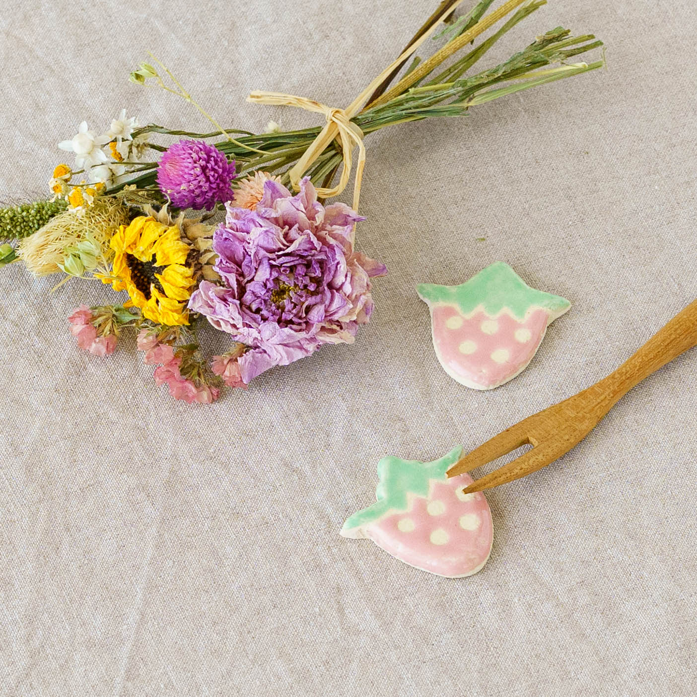 Chopstick Rest Strawberry | Ryoko Kimura