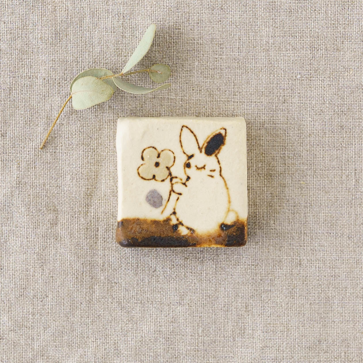 はしおき（ホワイトチョコ）うさぎ｜丸伴工場