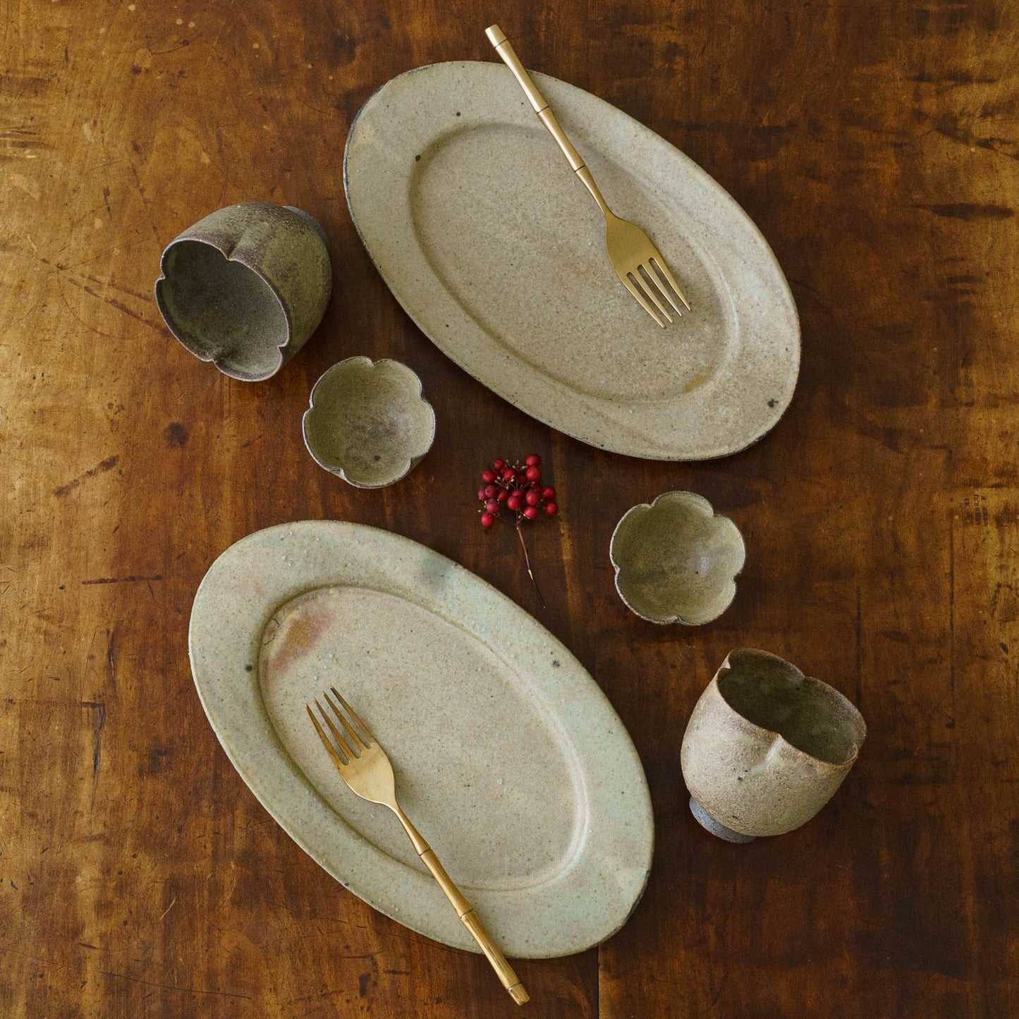 Oval rim plate L kohiki | Sakiko Tomibe