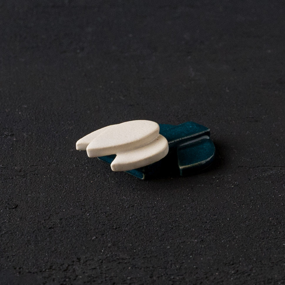Flower chopstick rest Tulip white｜Michi Tsujimoto