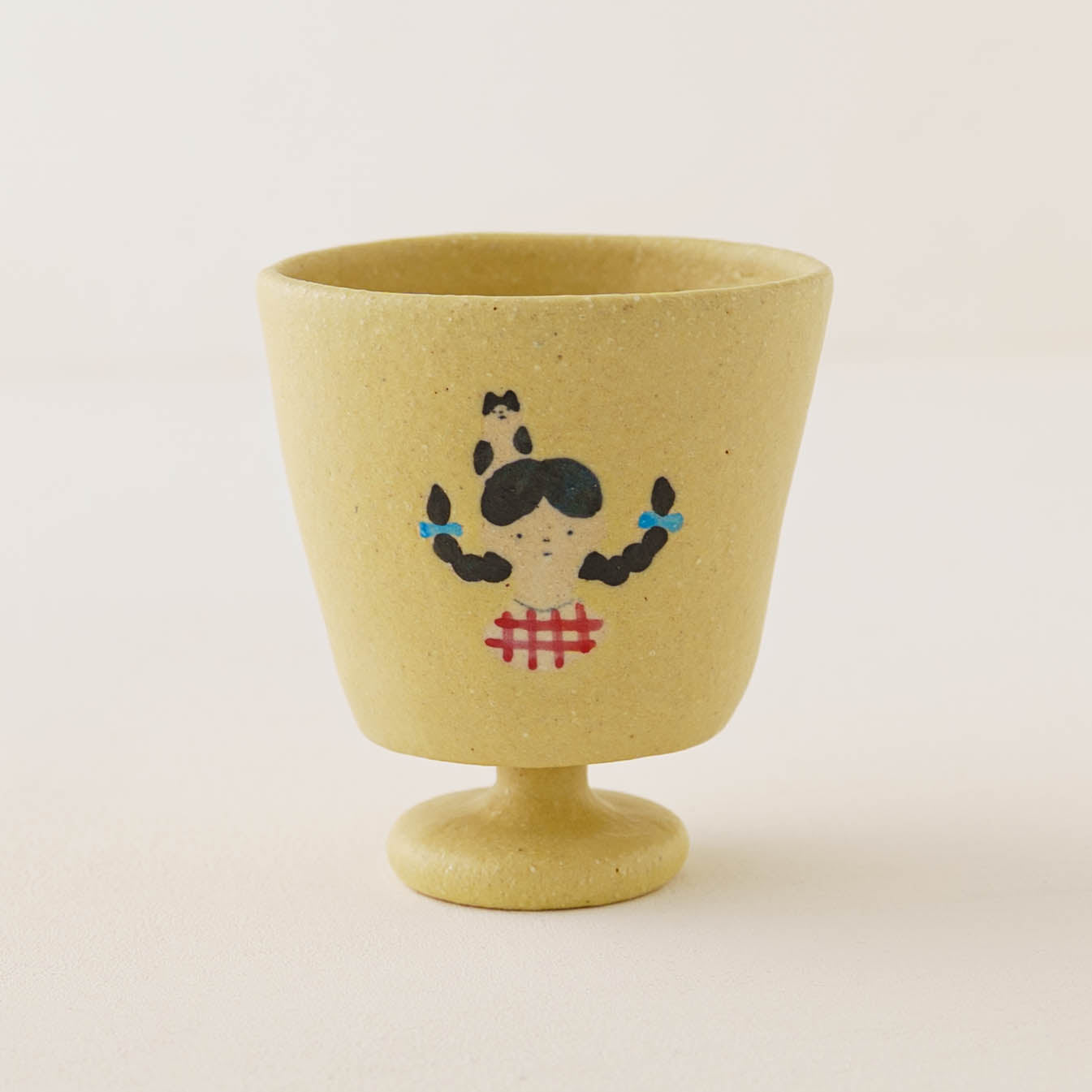 Cup cat and girl, yellow | Aya Watanuki
