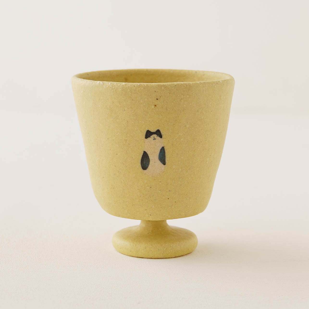 Cup cat and girl, yellow | Aya Watanuki