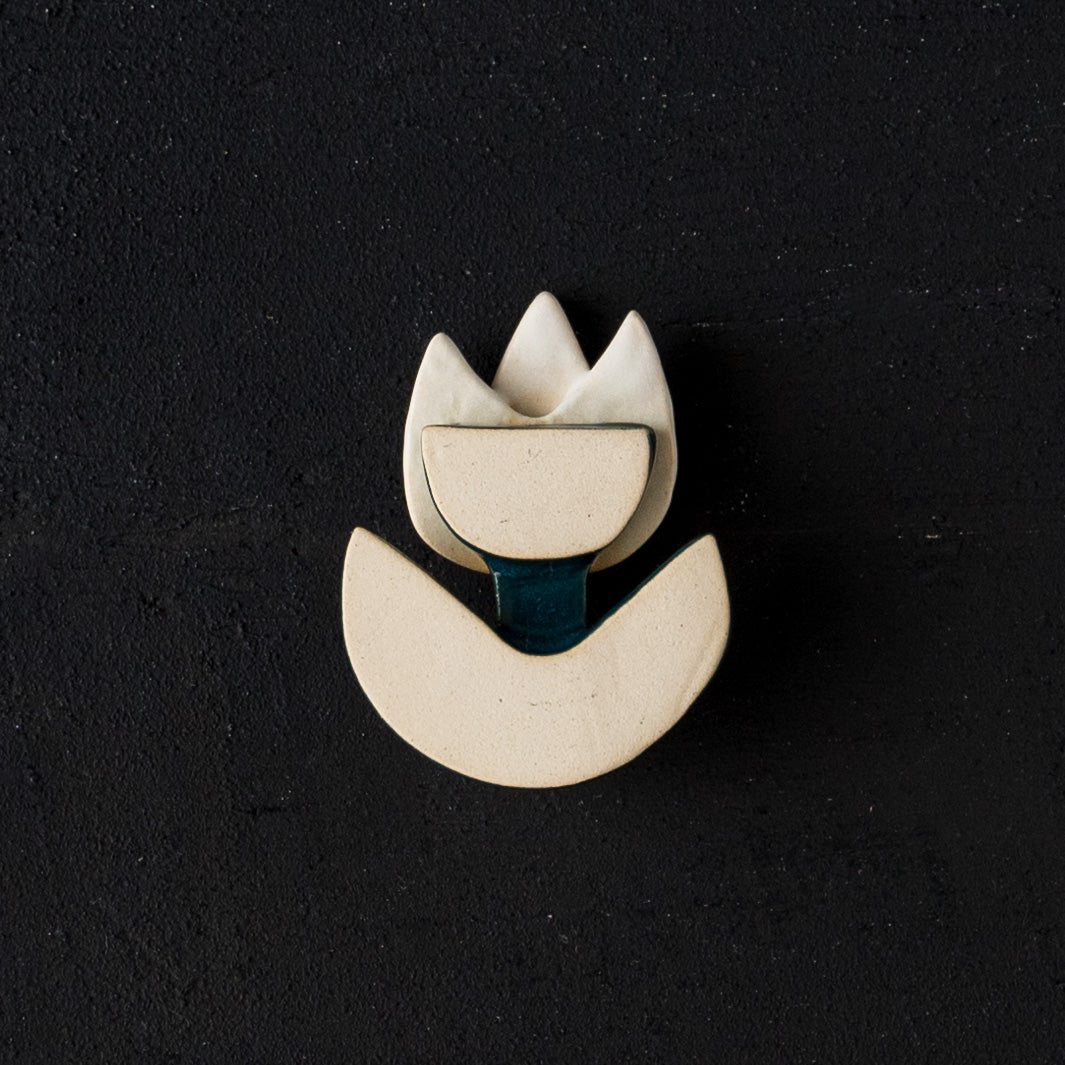 Flower chopstick rest Tulip white｜Michi Tsujimoto