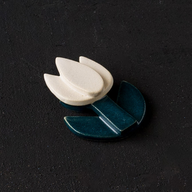 Flower chopstick rest Tulip white｜Michi Tsujimoto