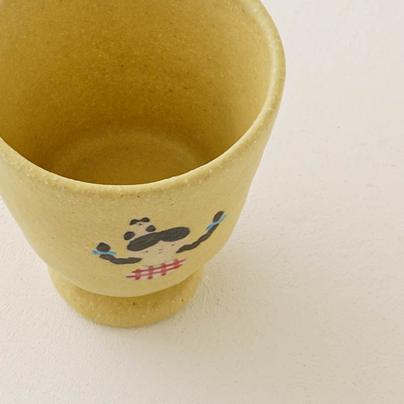 Cup cat and girl, yellow | Aya Watanuki