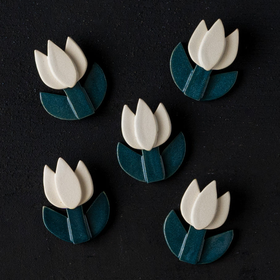 Flower chopstick rest Tulip white｜Michi Tsujimoto