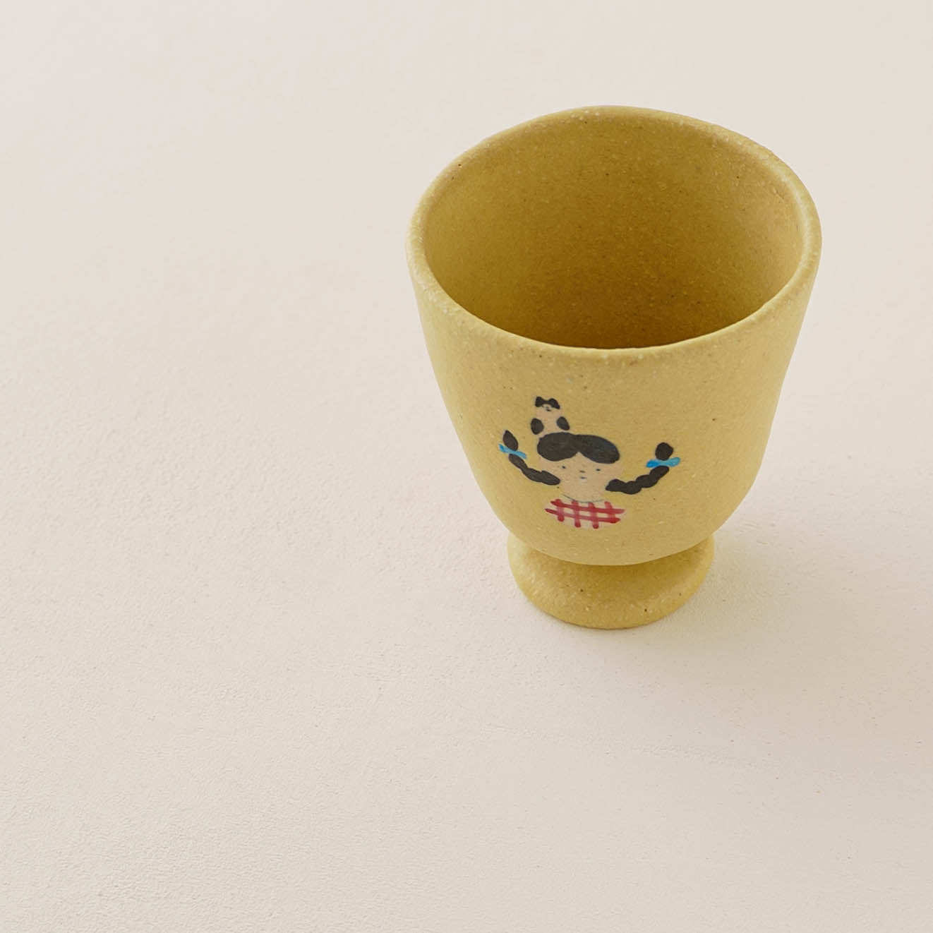 Cup cat and girl, yellow | Aya Watanuki