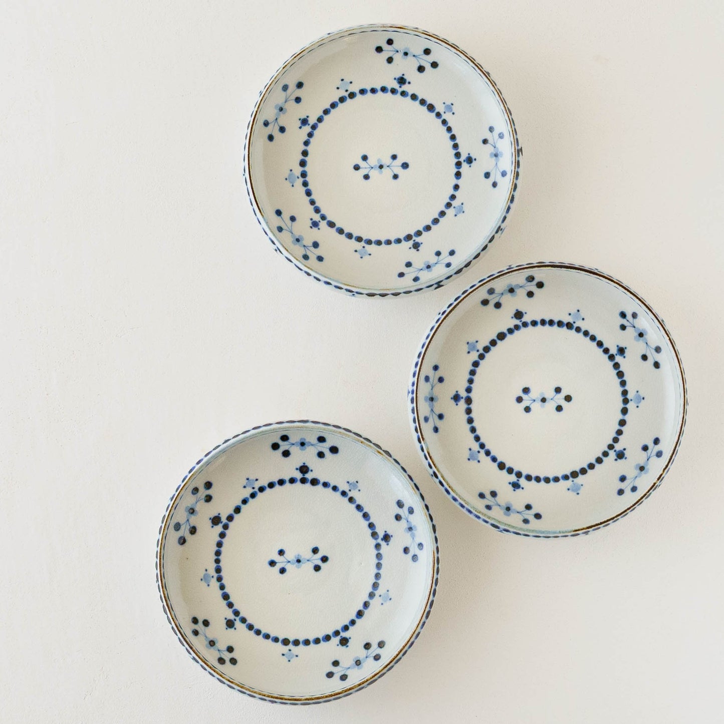 18cm plate small flower Blue｜Tosai gama