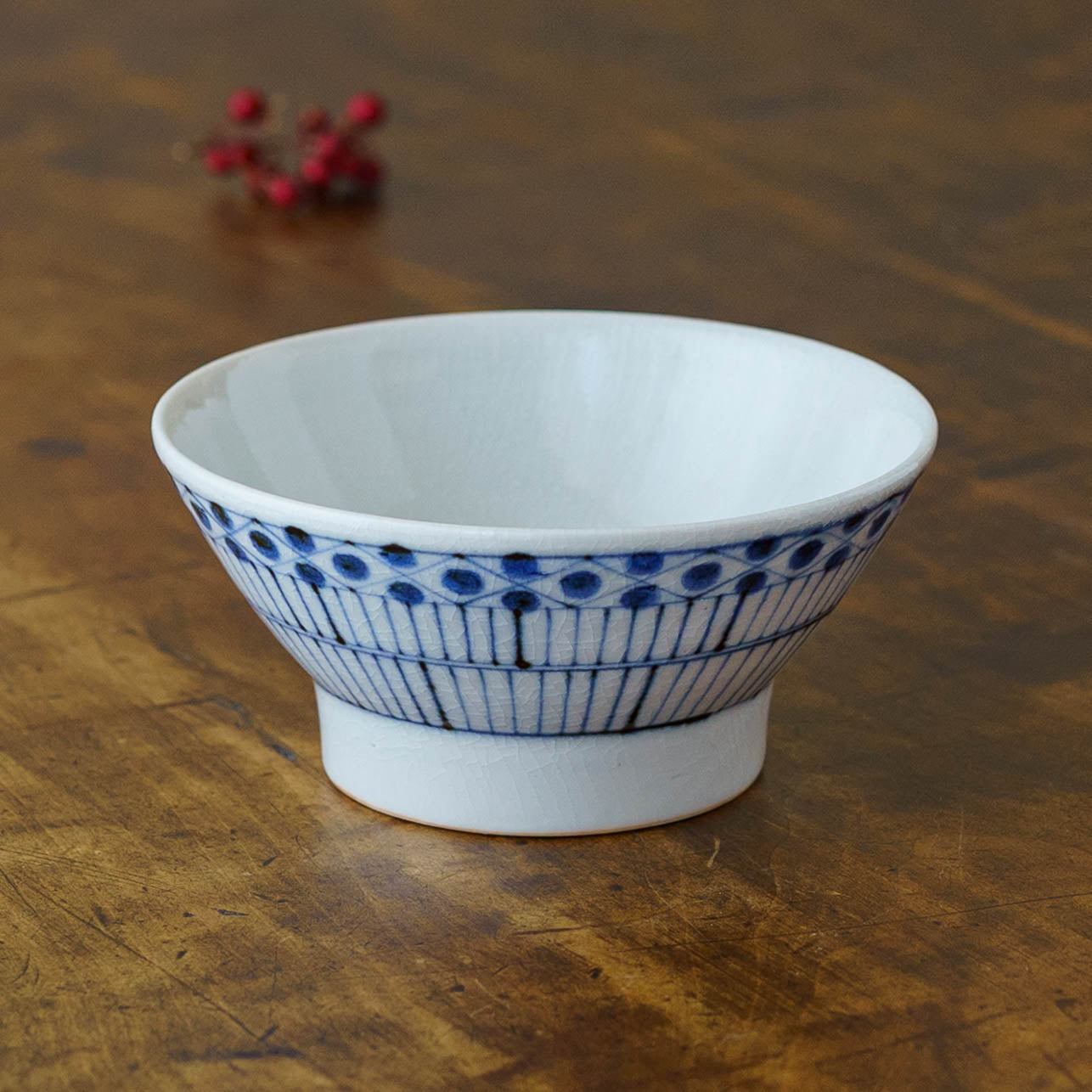 Kotobe pattern rice bowl, large flower wall pattern, blue |