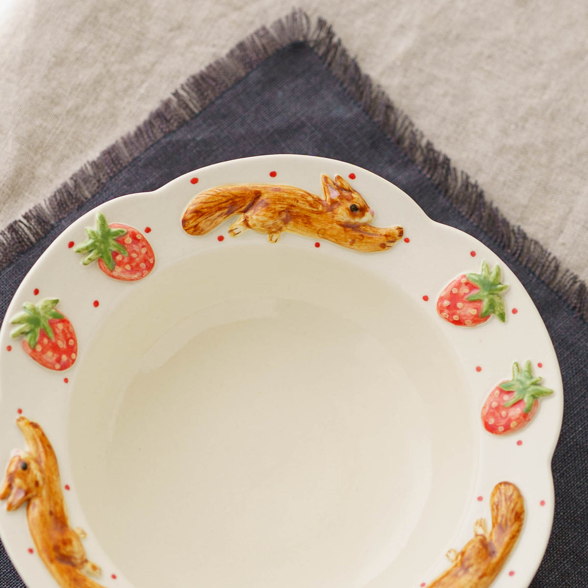 Bowl Hopping Squirrel little Strawberry S | Sugar Poppo