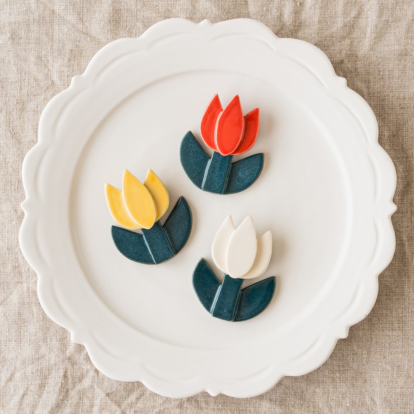 Flower chopstick rest Tulip white｜Michi Tsujimoto