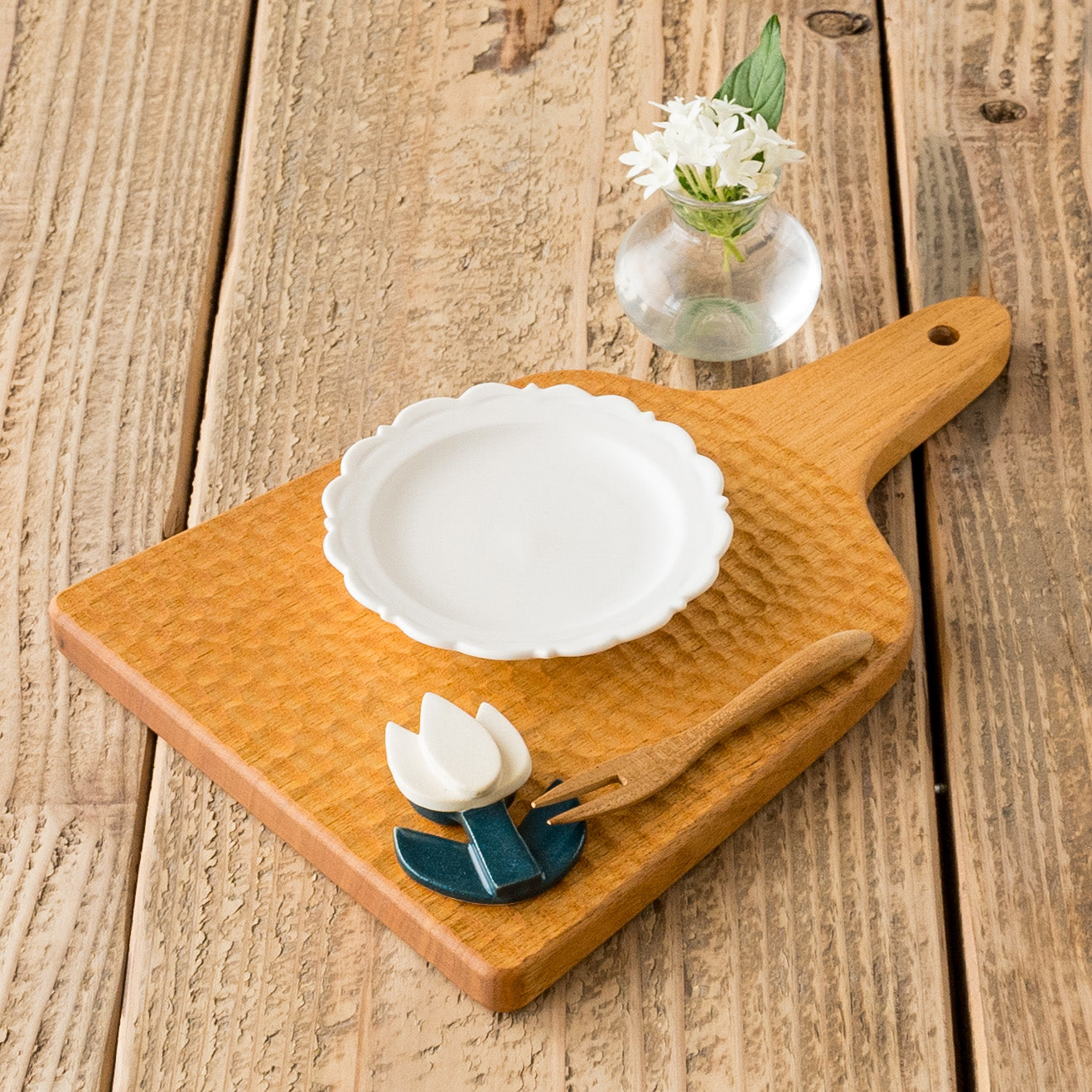 Flower chopstick rest Tulip white｜Michi Tsujimoto