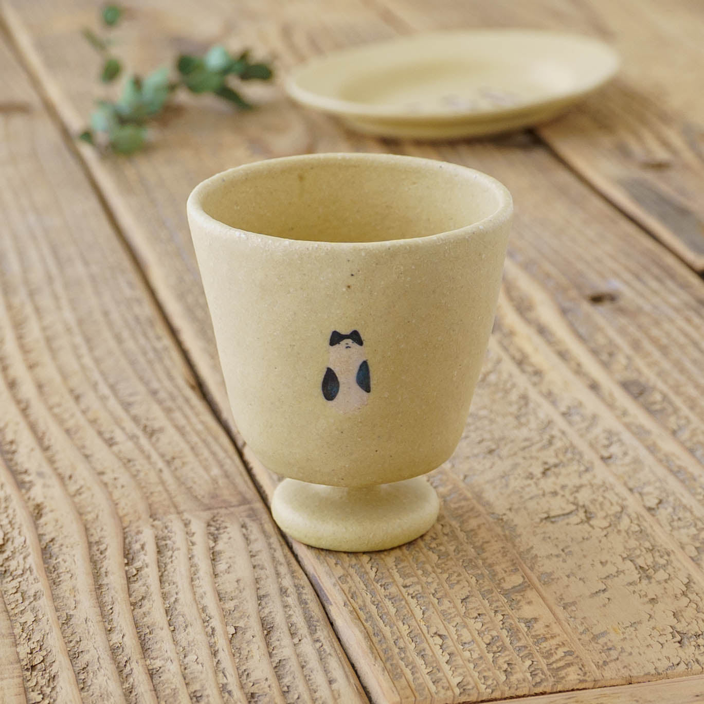 Cup cat and girl, yellow | Aya Watanuki