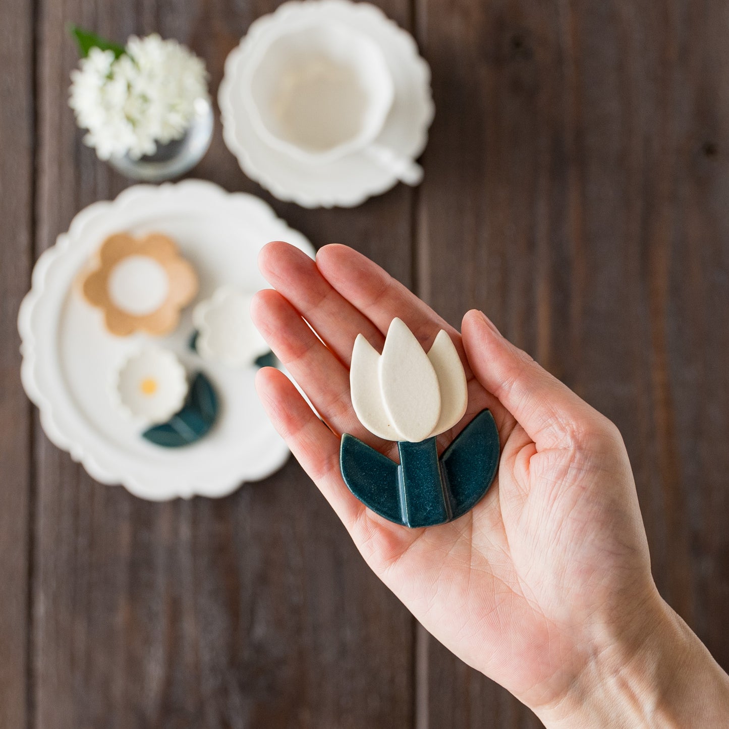 Flower chopstick rest Tulip white｜Michi Tsujimoto