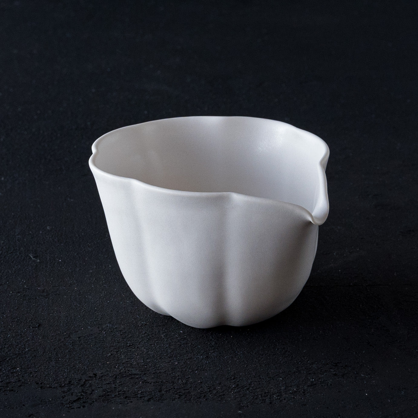 Tea sea (Katakuchi jar) white | Kasumi Fujimura