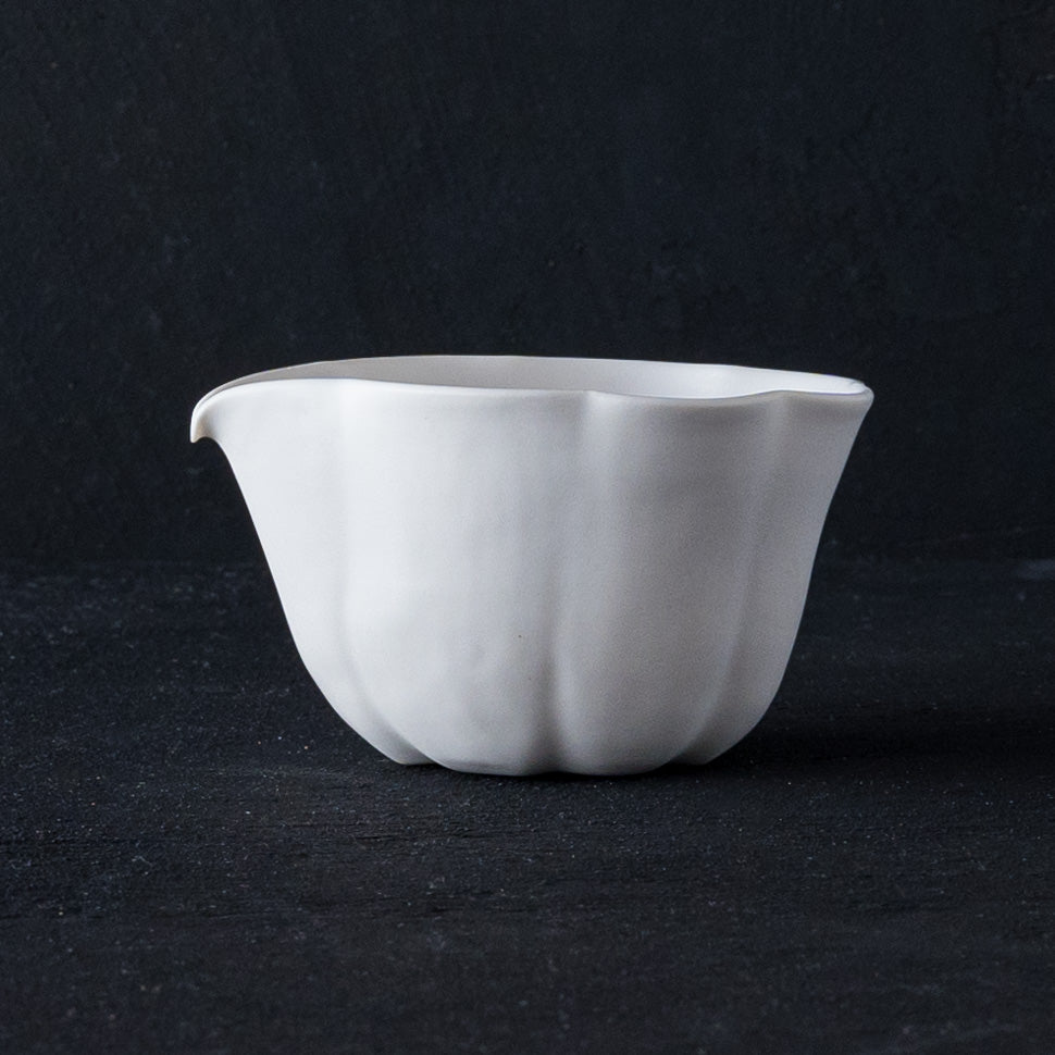 Tea sea (Katakuchi jar) white | Kasumi Fujimura