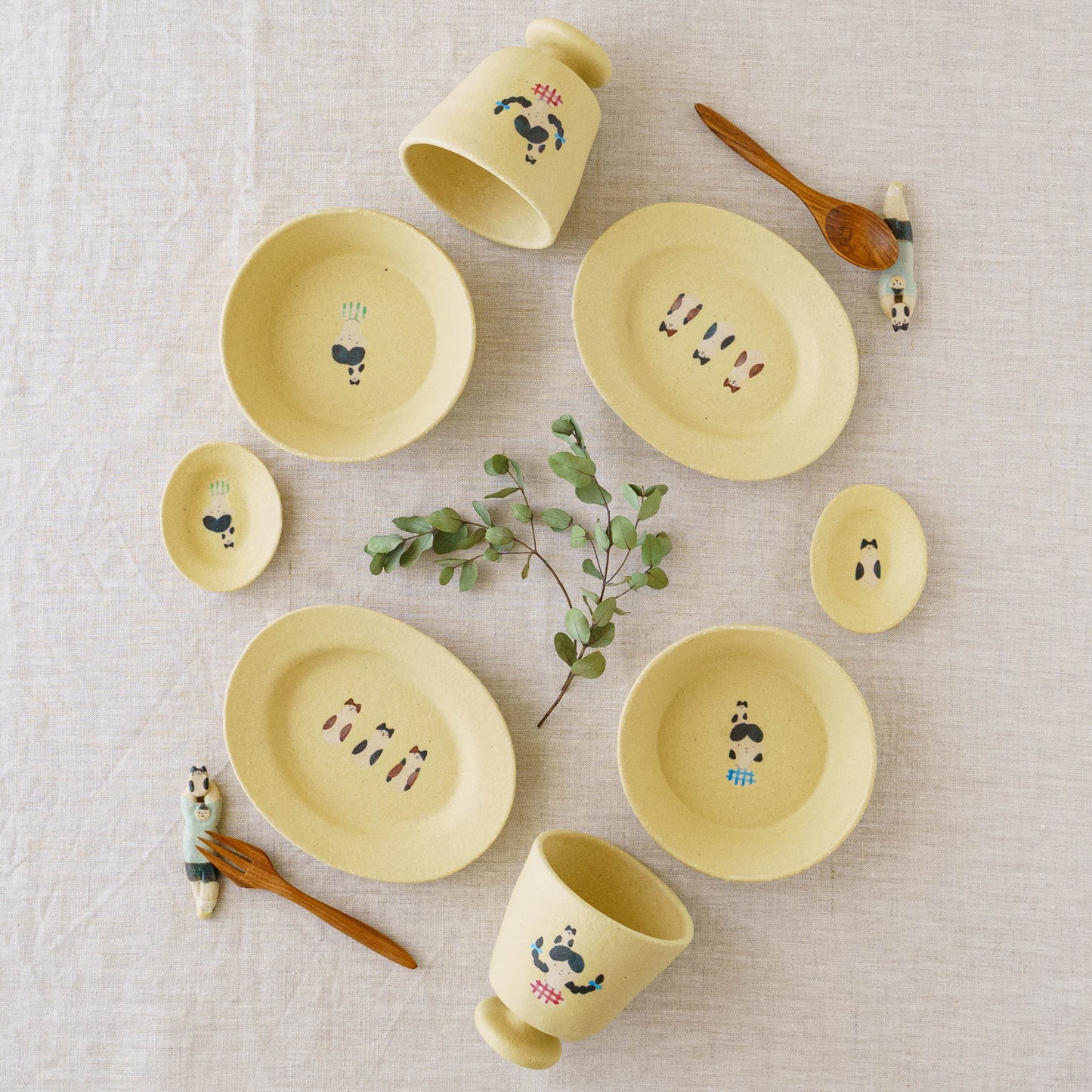 Cup cat and girl, yellow | Aya Watanuki