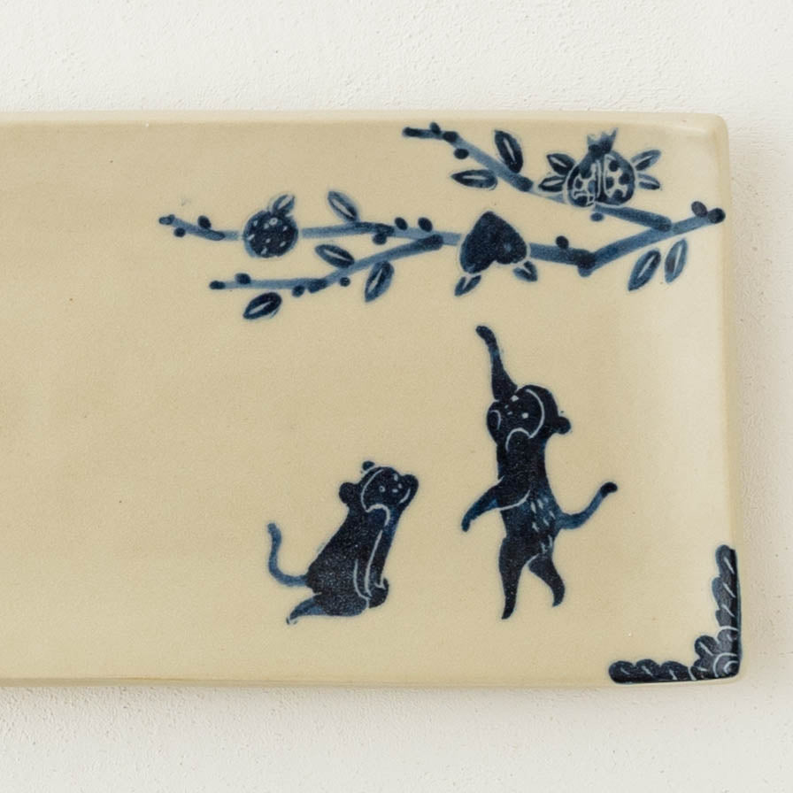 長皿　猿と桃の木｜吉村尚子