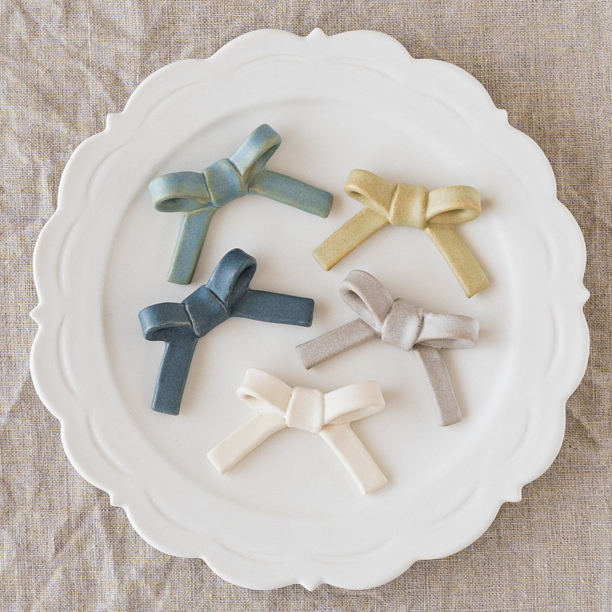辻本路さんの箸置きリボン