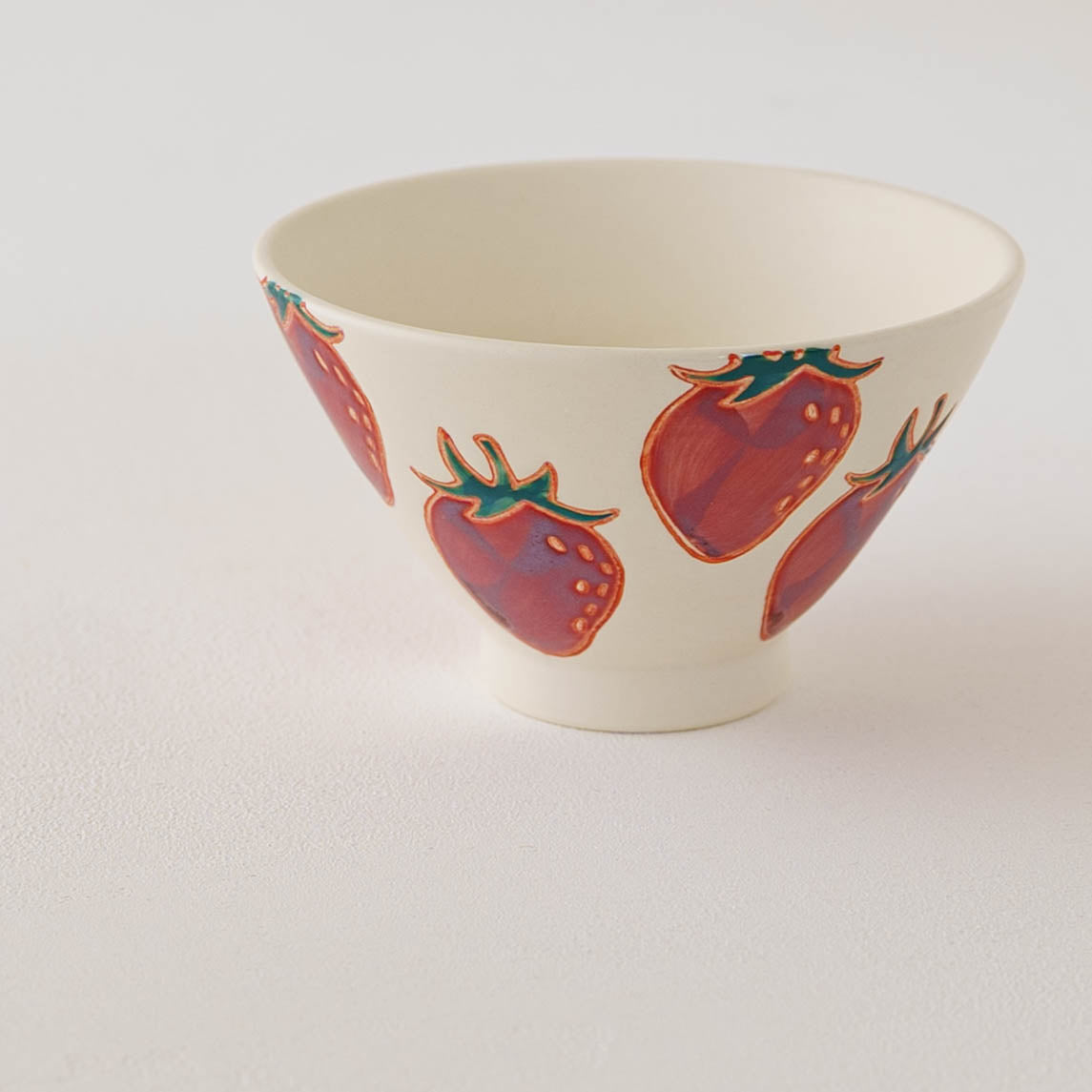 Hasamiyaki Bowl Strawberry
