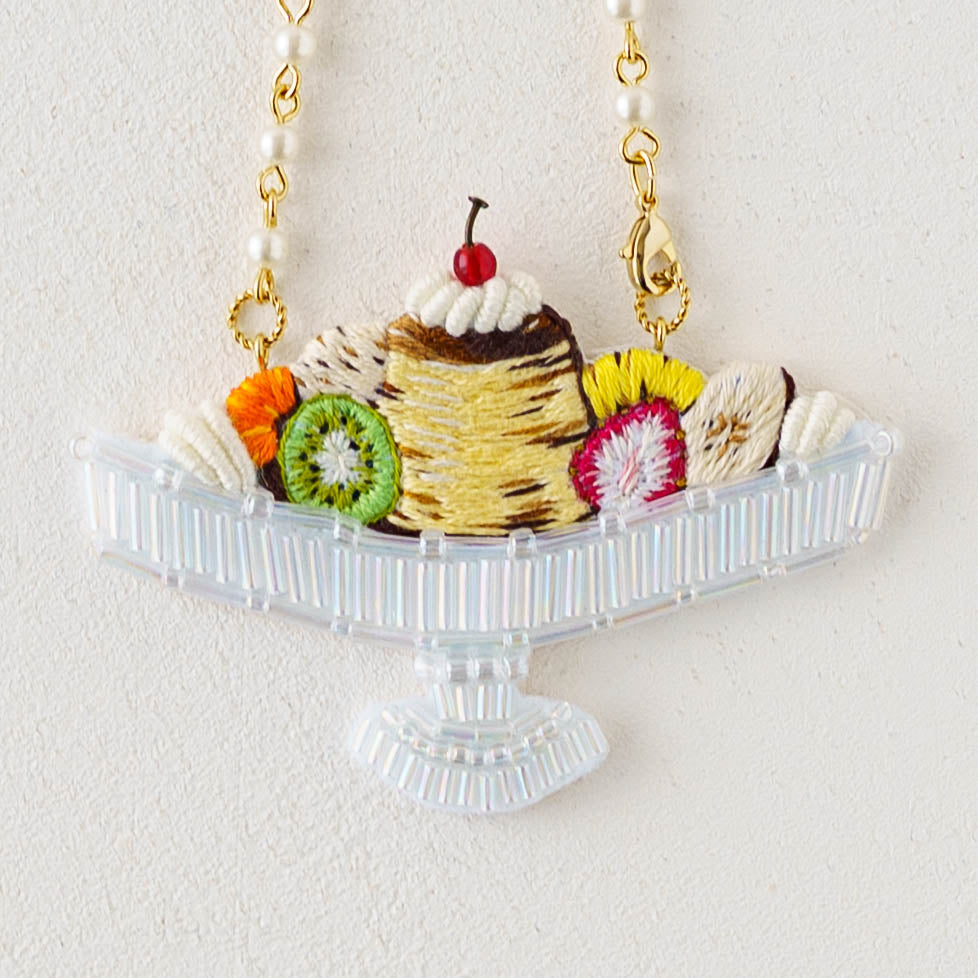 Embroidered Bag Charm Purin a la Mode | Aonoie