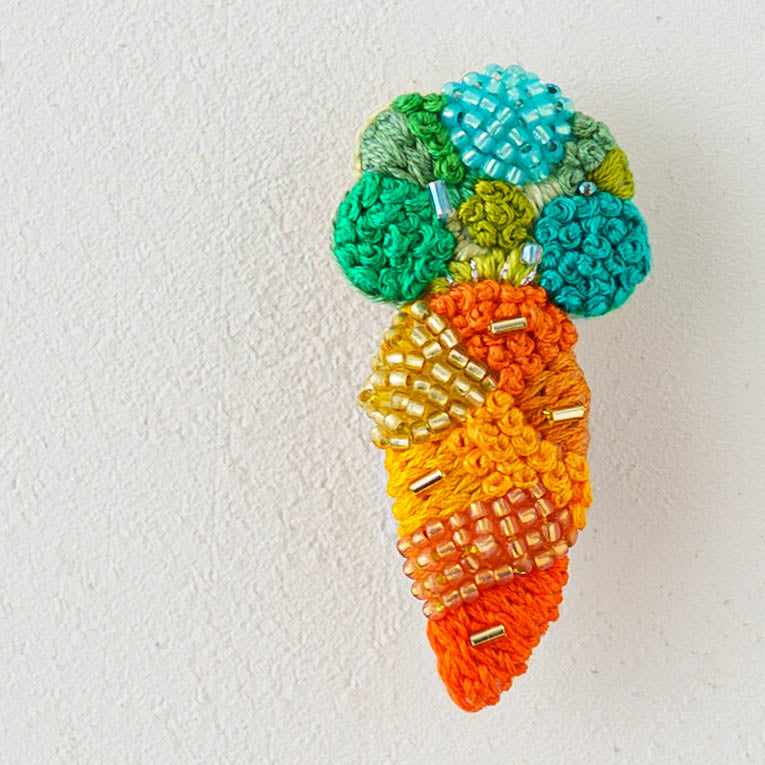 Embroidered Carrot Brooch | Aono ie