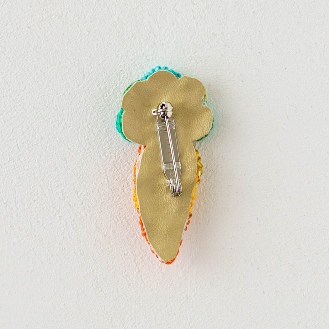 Embroidered Carrot Brooch | Aono ie