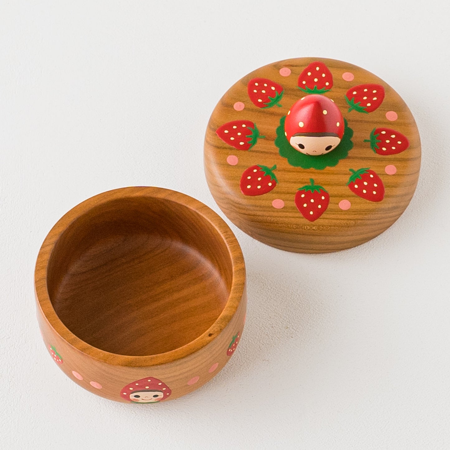 木絵雑貨さんの菓子器いちご