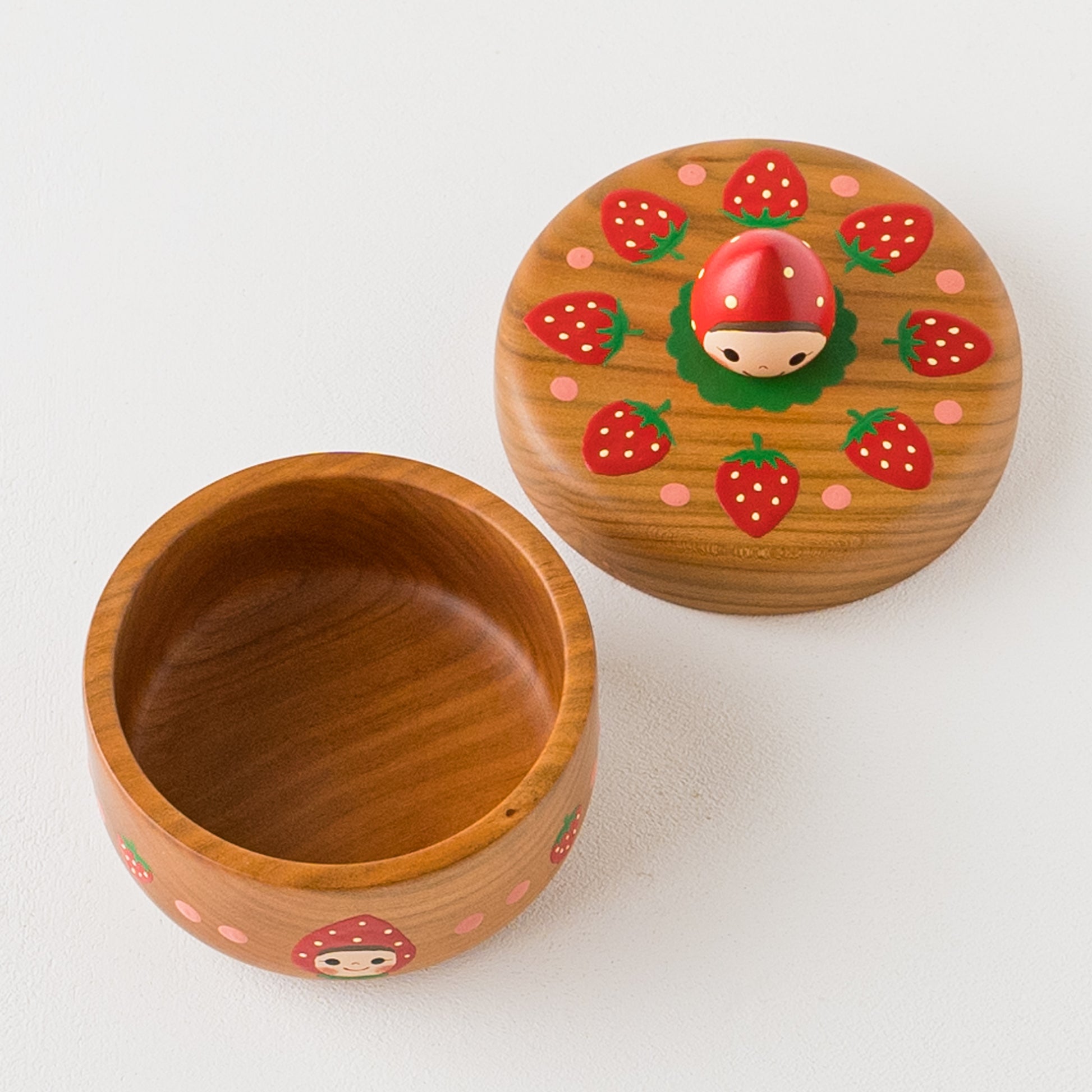 木絵雑貨さんの菓子器いちご