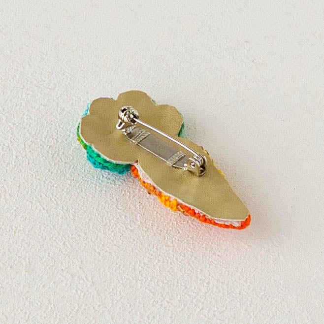 Embroidered Carrot Brooch | Aono ie