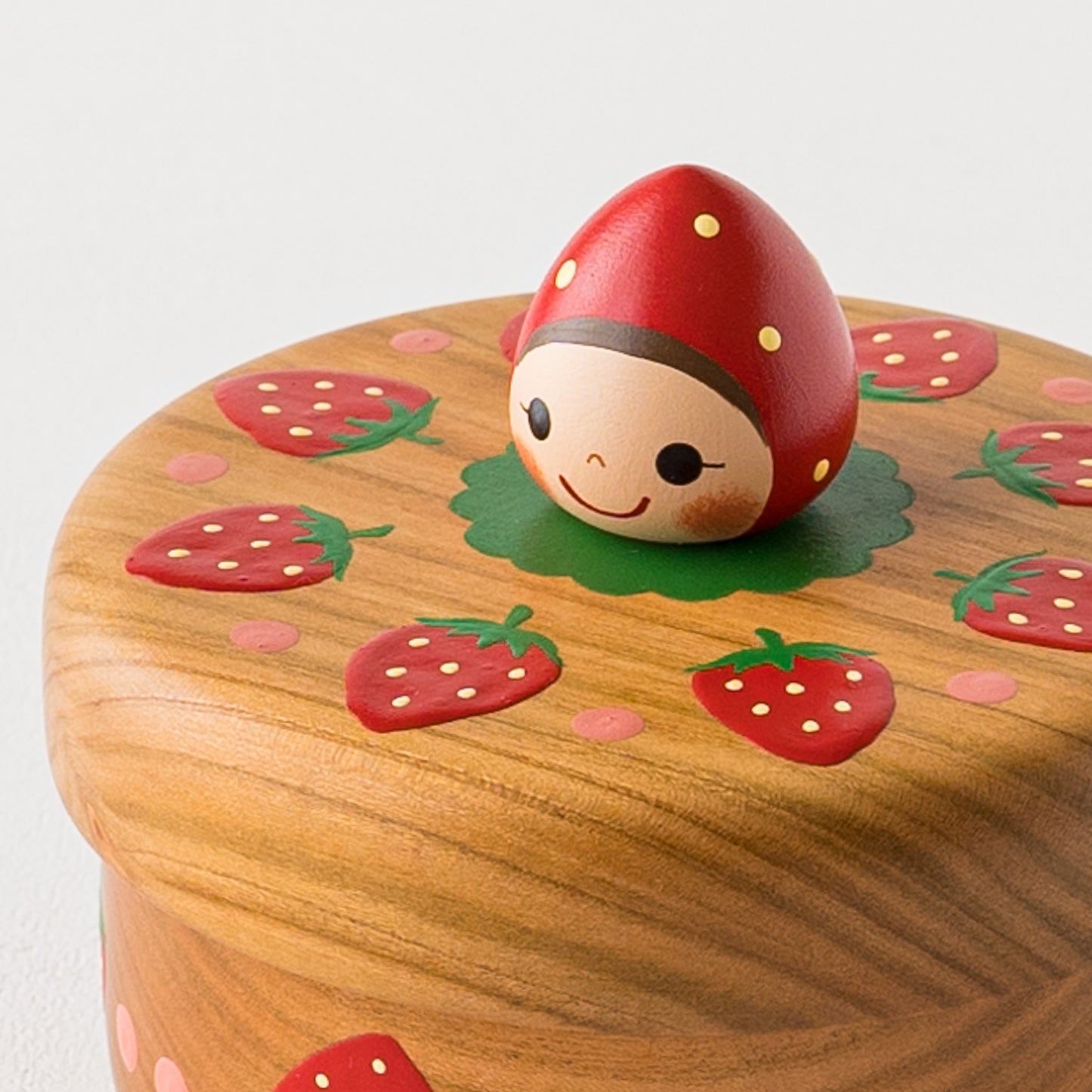 木絵雑貨さんの菓子器いちご