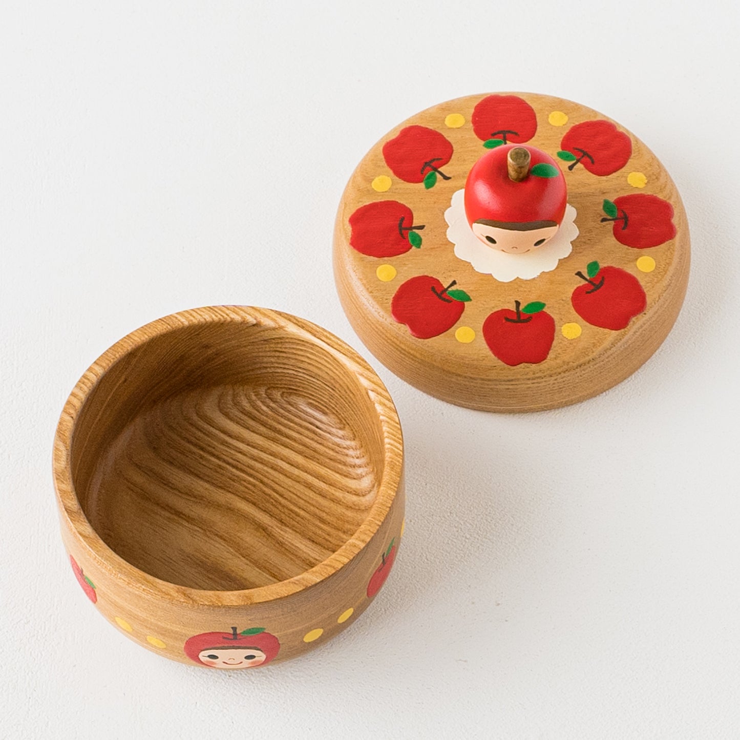 木絵雑貨さんの菓子器りんご