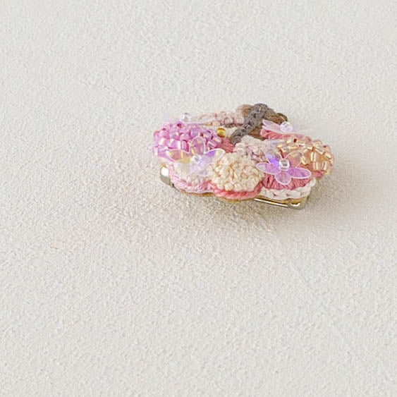 Embroidered Brooch Cherry Blossoms in Full Bloom | Aonoie