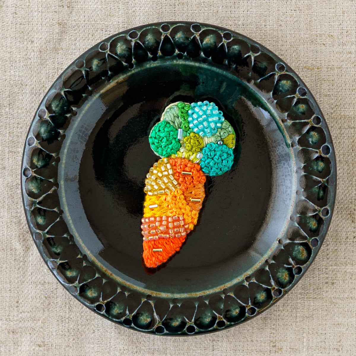 Embroidered Carrot Brooch | Aono ie