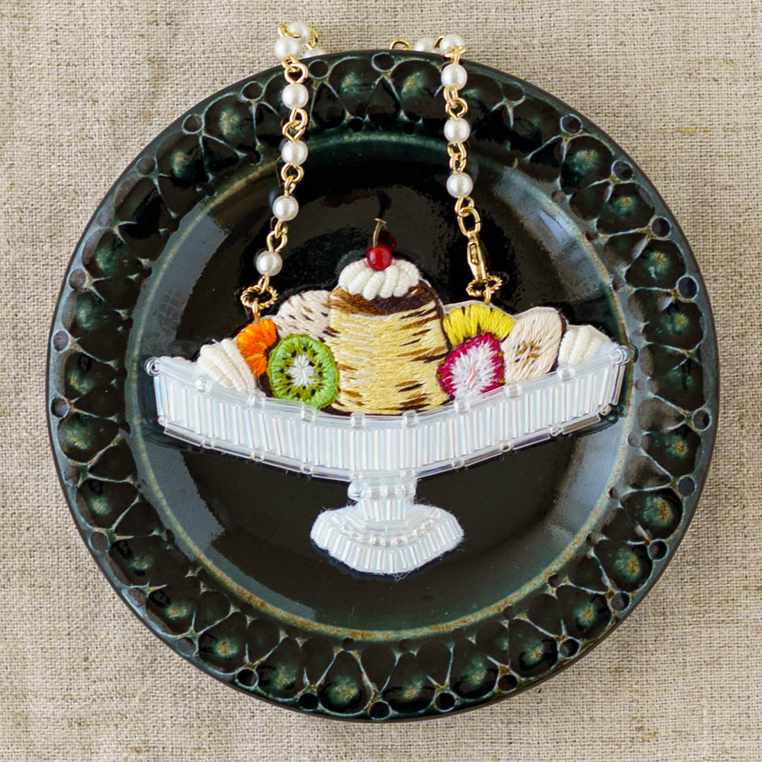 Embroidered Bag Charm Purin a la Mode | Aonoie